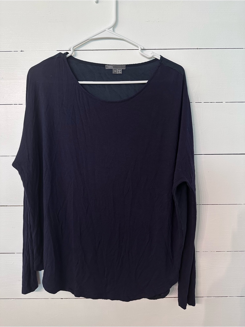 Vince Womenâs Silk Blend Navy Long-Sleeve Scoop Neck Top